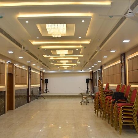 Le Arul Park Hotell Karaikal Exteriör bild