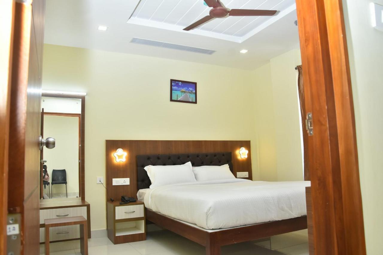 Le Arul Park Hotell Karaikal Exteriör bild
