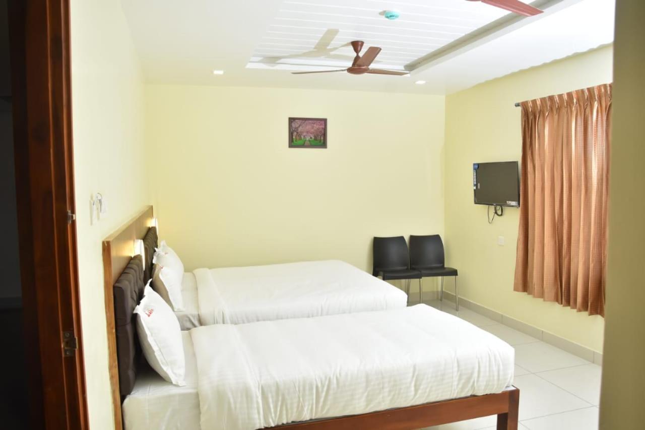 Le Arul Park Hotell Karaikal Exteriör bild
