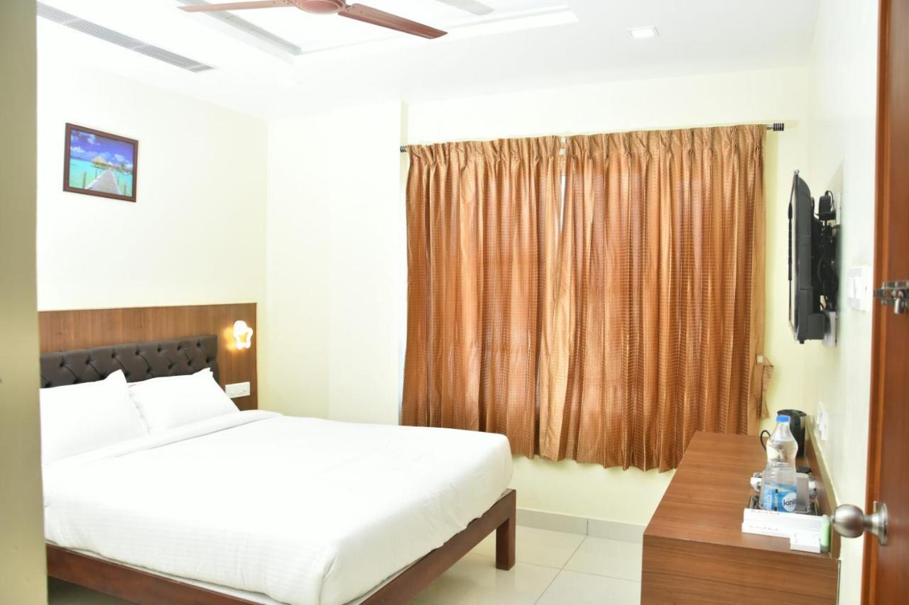 Le Arul Park Hotell Karaikal Exteriör bild