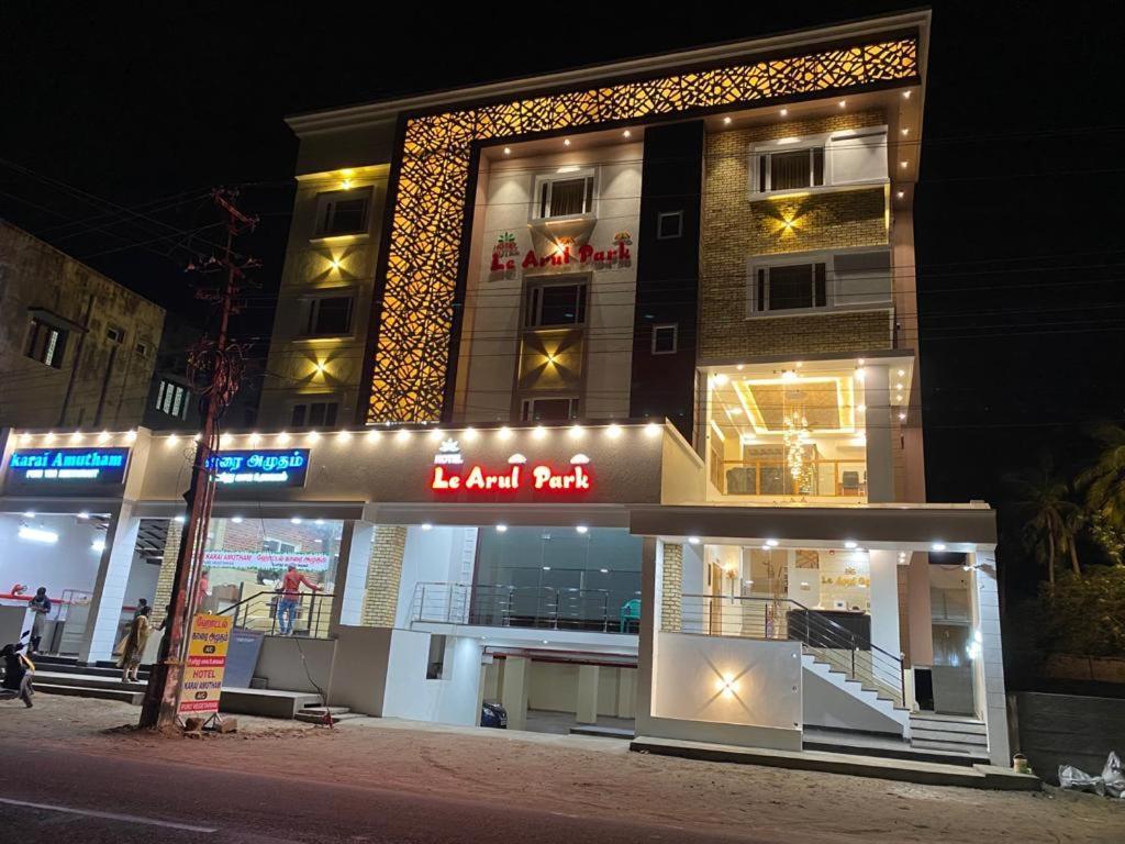 Le Arul Park Hotell Karaikal Exteriör bild